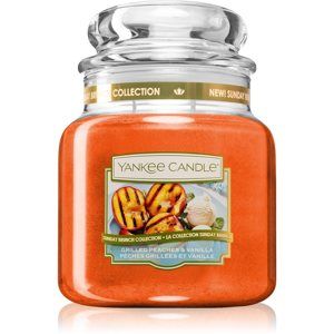 Yankee Candle Grilled Peaches & Vanilla vonná svíčka Classic střední 411 g