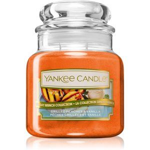 Yankee Candle Grilled Peaches & Vanilla vonná svíčka Classic malá 104 g