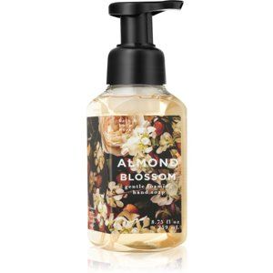 Bath & Body Works Almond Blossom pěnové mýdlo na ruce