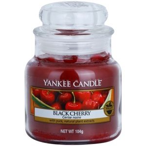 Yankee Candle Black Cherry vonná svíčka Classic střední 104 g