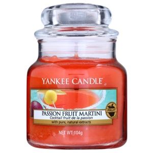 Yankee Candle Passion Fruit Martini vonná svíčka 104 g Classic malá